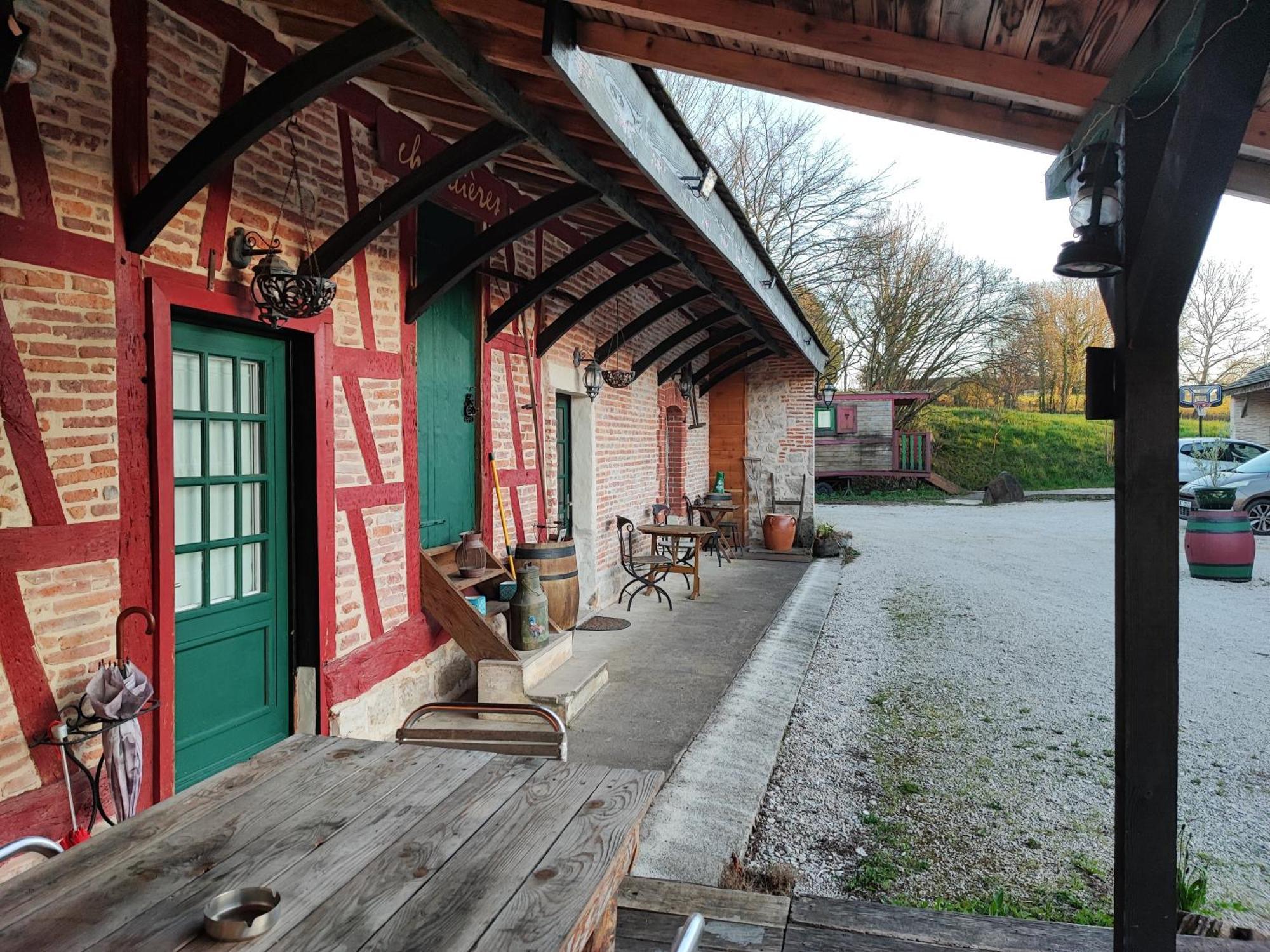 Le Domaine Du Sens Bed & Breakfast Frontenaud Eksteriør bilde